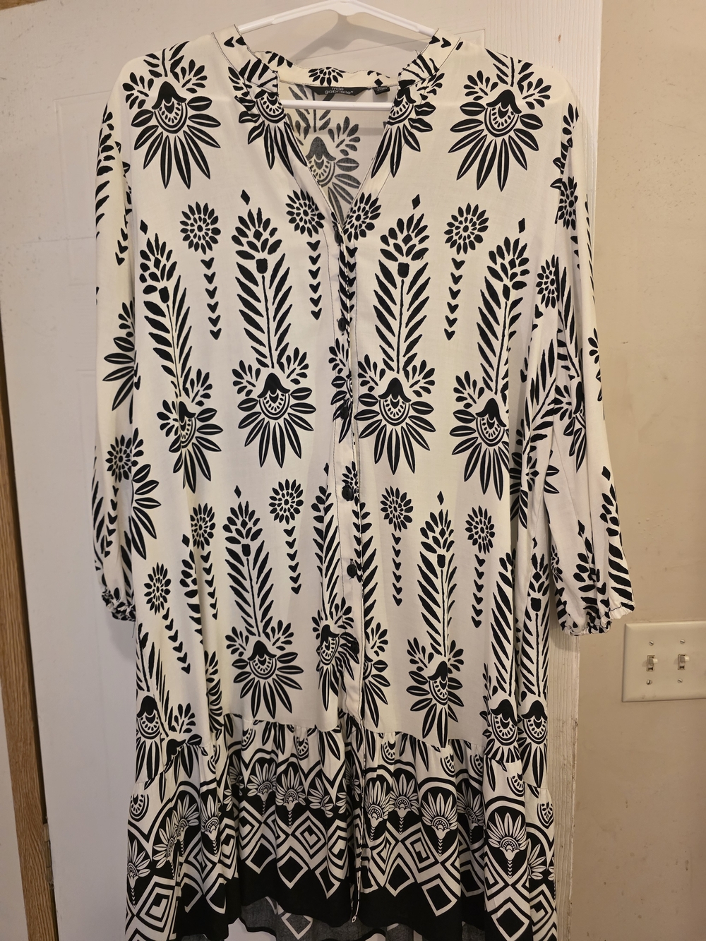 Women's Long Sleeve Black & White Printed Dress